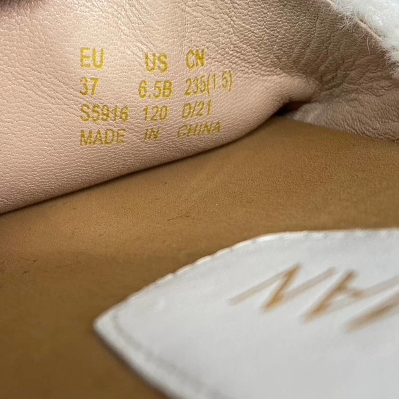 Stuart Weitzman Women's Natural Cammy Shearling Strap Slide Sandal SZ 6.5 B - Picture 10 of 10